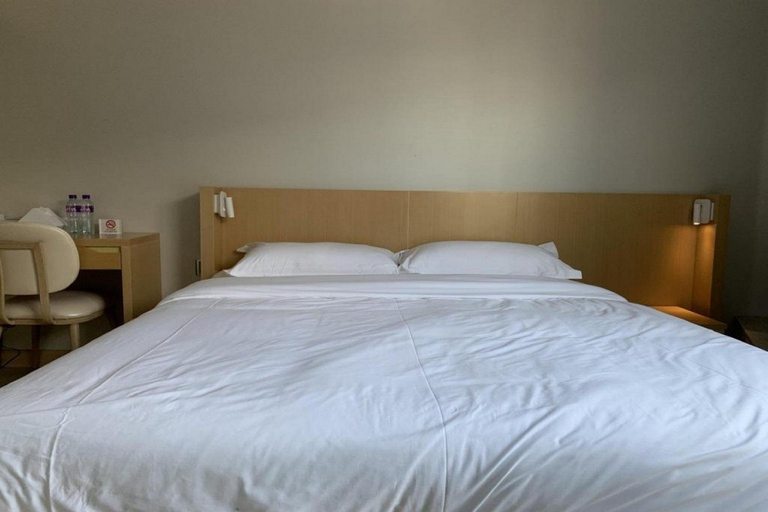Bedroom 13