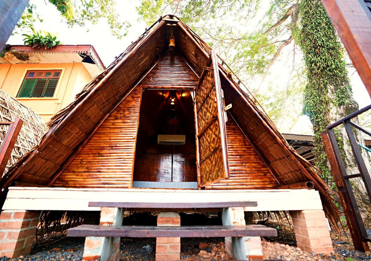 Exterior 2