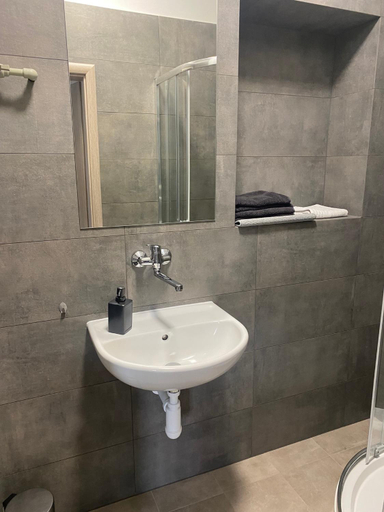 Bathroom 3, Cerna Ruze - Apartman 3, Plzeň