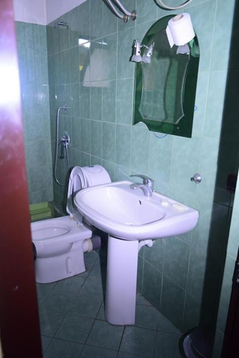 Bathroom, Hotel Deja, Tirana