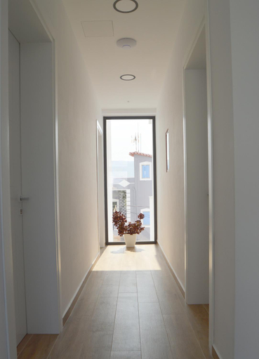 Others 5, Hotel Paja, Sarandës