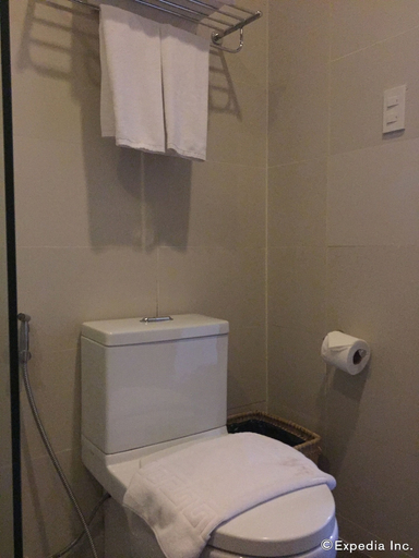 Bathroom 3, The Funny Lion, Coron