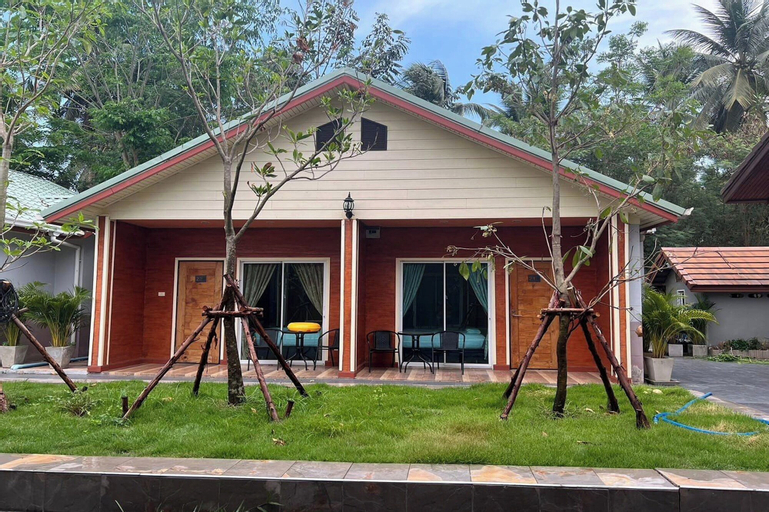 Exterior & Views 29