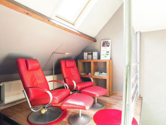 Others 5, Apartment in Maldegem with Scenic Terrace, Oost-Vlaanderen