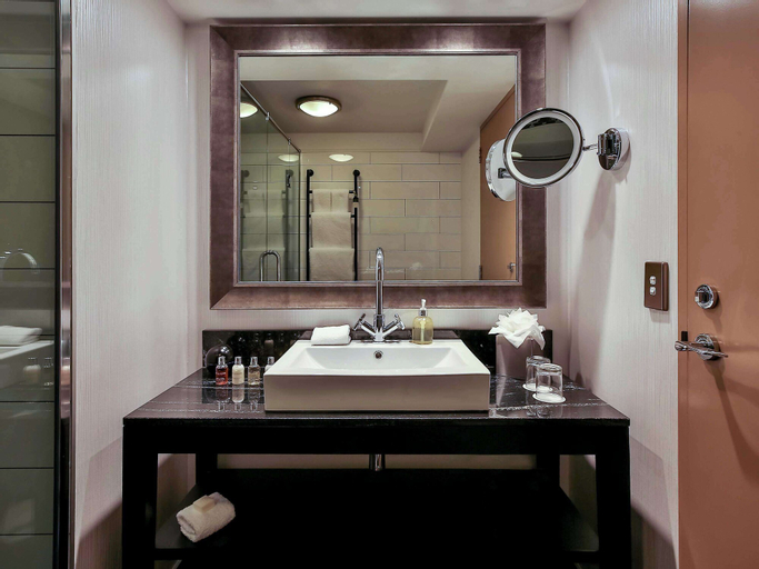 Bathroom 4