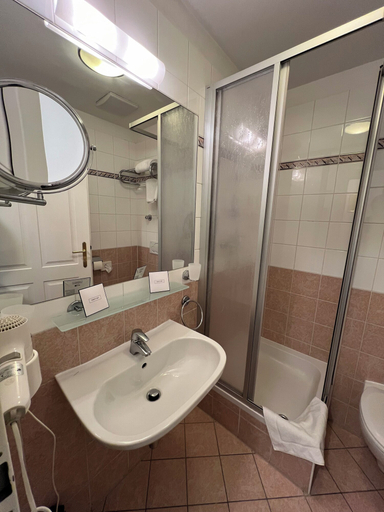 Bathroom 4, SUITE HOTEL 900m ZUR OPER, Wien