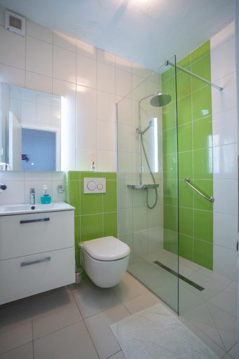 Bathroom 3, Apartments Maslina, Novalja
