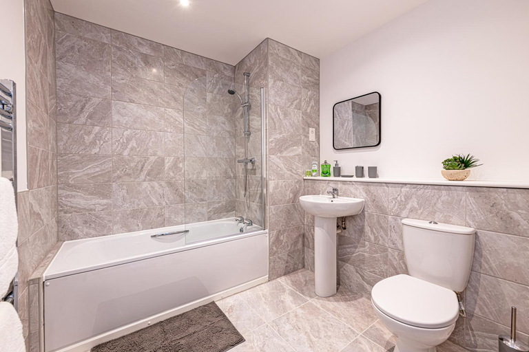 Bathroom 2, Gospel Heights by Guestz, Wirral