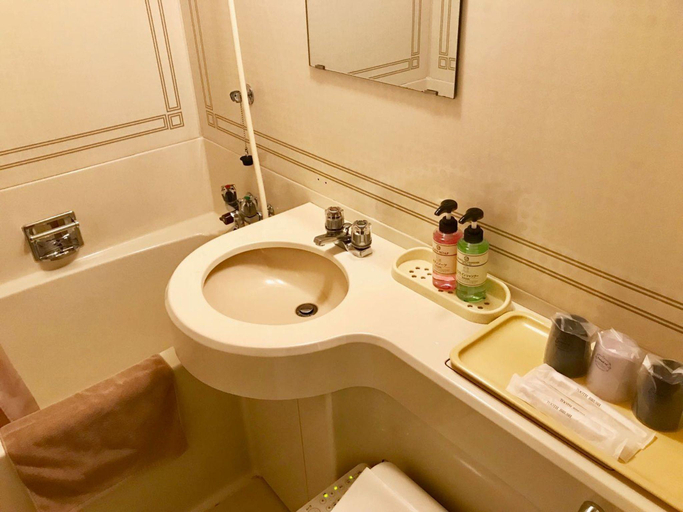 Bathroom 4, Osaka Bay Plaza Hotel, Sakai