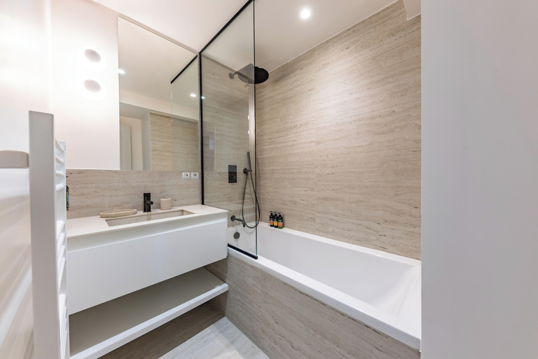 Bathroom 4, Aparthotel Quartier Libre Opéra, Paris