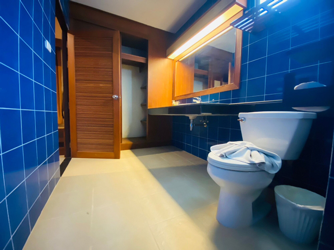 Bathroom 4