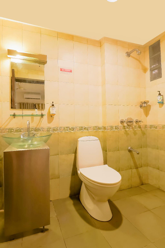 Bathroom 15