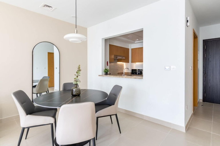 Room 4, Silkhaus Modern Gorgeous View Downtown Pool Gym, Dubai