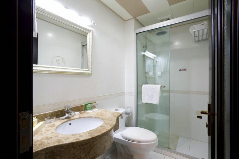 Bathroom 4, Xinhui Hotel, Shanghai