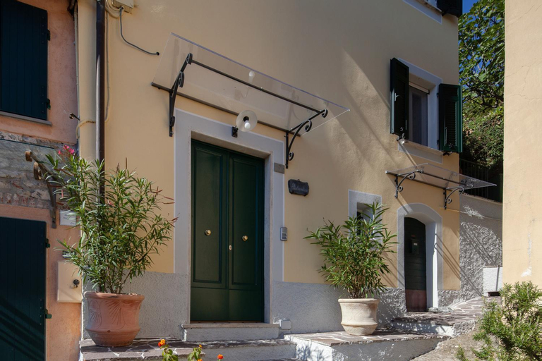 Pietrantica - Affittacamere con giardino NUOVA APERTURA a Trebiano -CITR, La Spezia