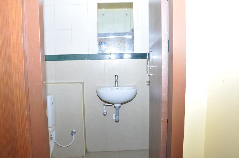 Bathroom 4, Hotel Jothi Lodging, Coimbatore