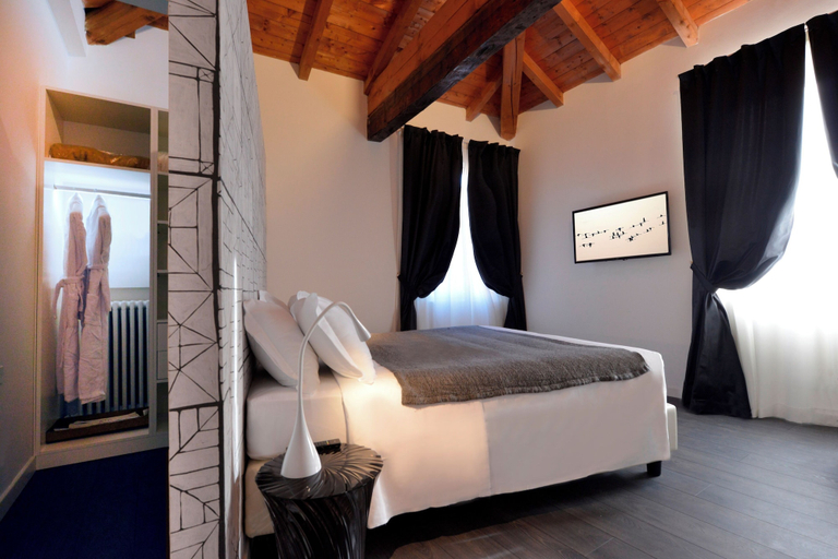 Bedroom 3, Phi Hotel Bologna Apartments, Bologna