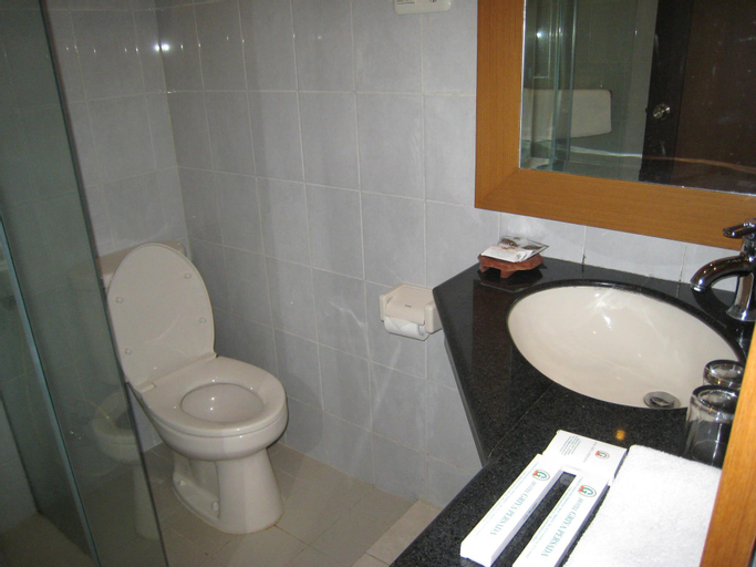 Bathroom 4