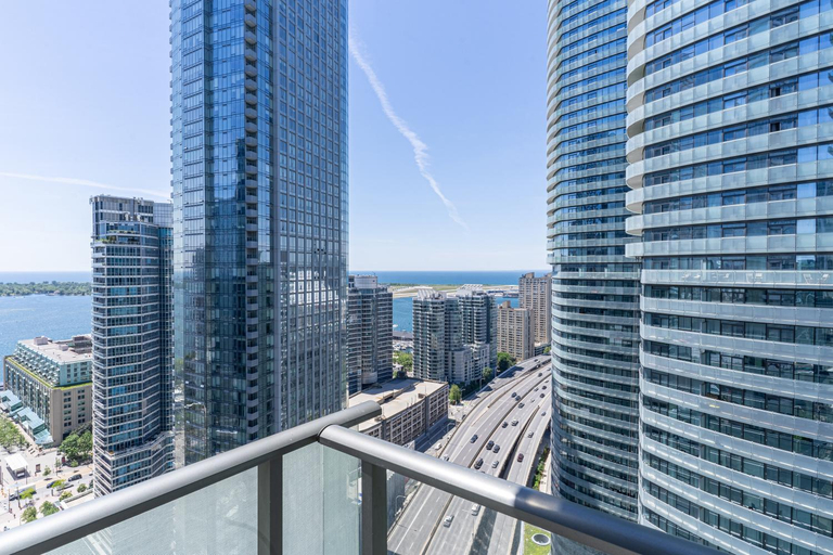 Others 5, Beautiful Modern Toronto Luxurious Scotiabank Arena, Toronto
