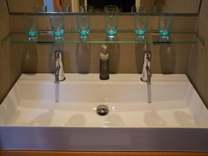 Bathroom 7