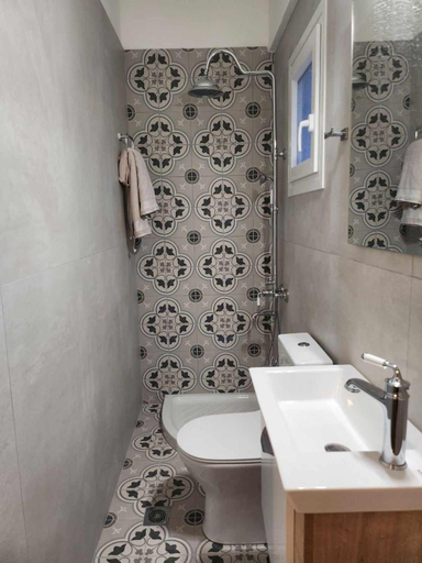 Bathroom 3, Giotis Apartments, Epirus