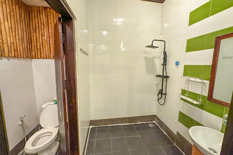 Bathroom 4, Aloun Guesthouse, Luang Prabang