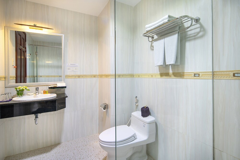 Bathroom 5, Nesta Hotel, Ninh Kiều