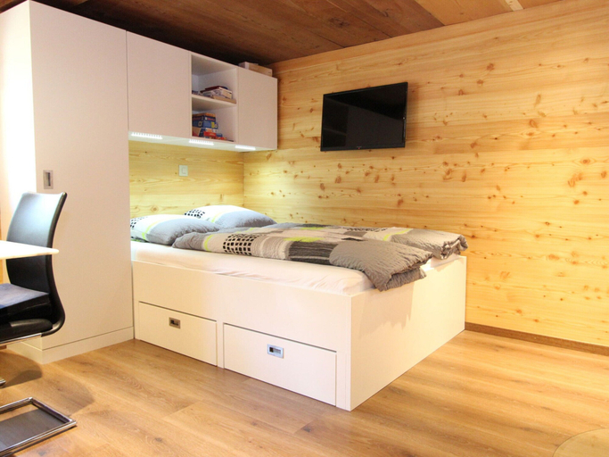Bedroom 2, Mountain View Holiday Home in Binntal near Lengtal Deck, Raron