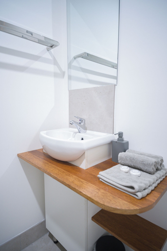 Bathroom 3, Dartmouth Hotel, Towong - Pt B