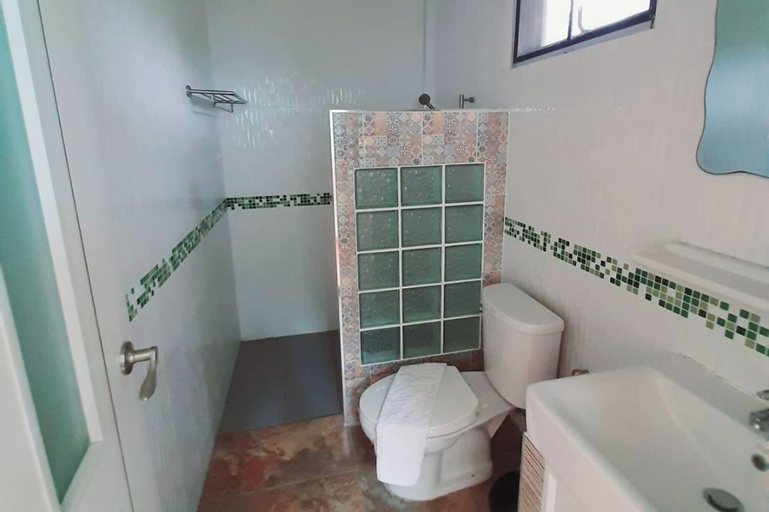 Bathroom 20