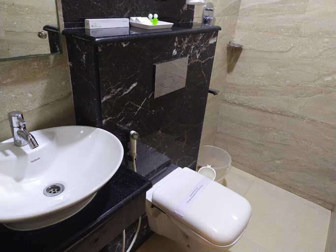 Bathroom 10
