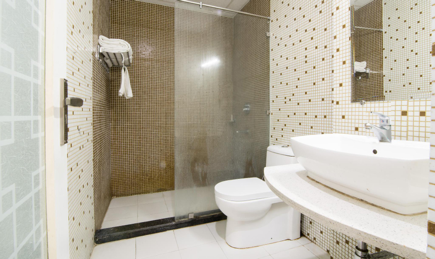 Bathroom 8