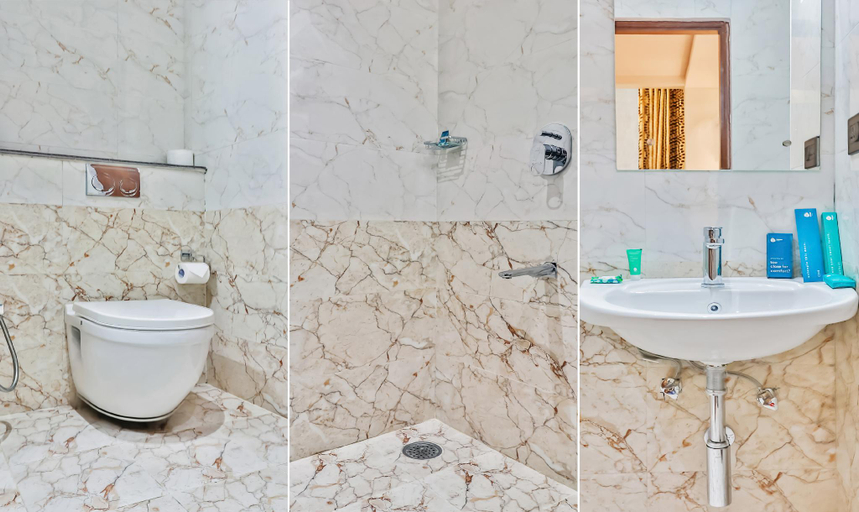 Bathroom 4, Treebo Blu Orchid, Bangalore