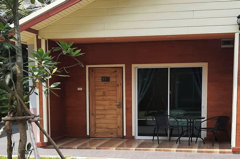 Exterior & Views 26