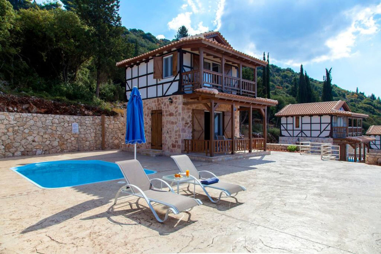 Room 5, Vissala 3 Arnebia in Chortata, Ionian Islands