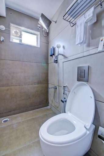 Bathroom 3, Dhruva Inn, Bangalore