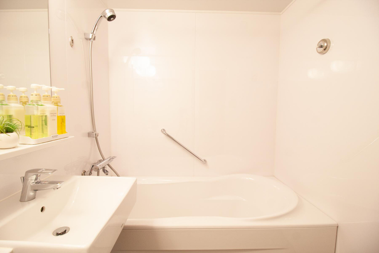 Bathroom 2