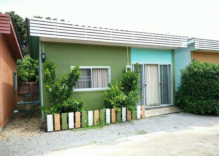 Exterior 12