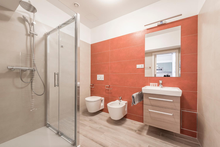 Others 5, Revolucni Merkur River View Apartment, Praha 7