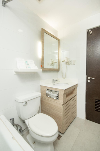 Bathroom 7