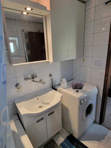Bathroom 4, Green Garden Apartments, Belgrade