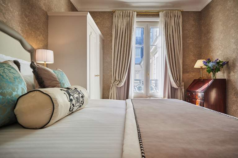 Bedroom 2, Hôtel Westminster, Paris