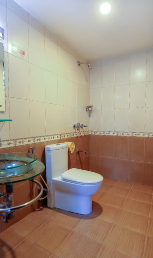 Bathroom 19
