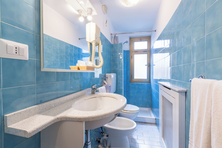Bathroom 5, HOTEL CASTELLO, Torino