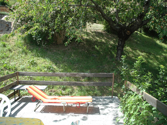 Others 4, Charming Chalet Near Trails, Raron