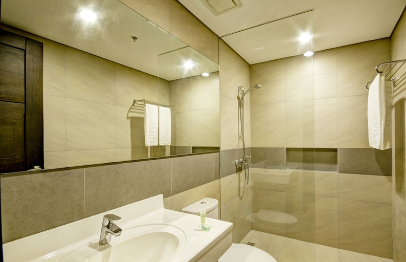 Bathroom 5, Sequoia Hotel Quezon City, Quezon City