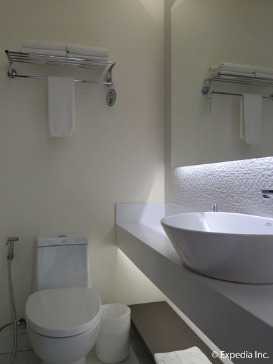 Bathroom 4, Home Crest Hotel, Davao City