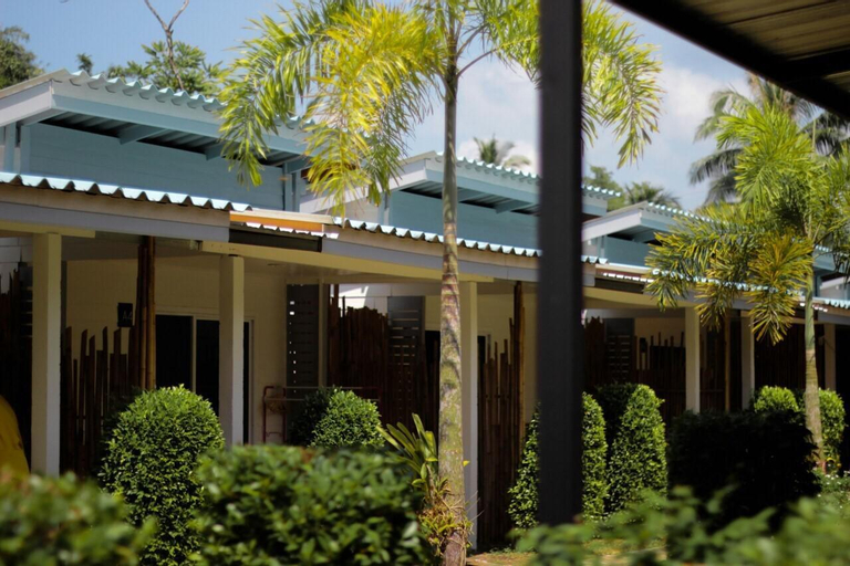 Exterior 3