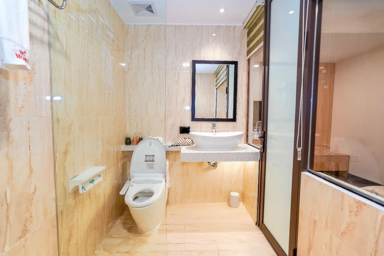 Bathroom 4