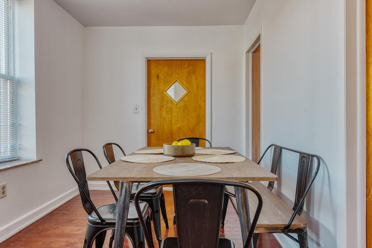 Dining Room 10